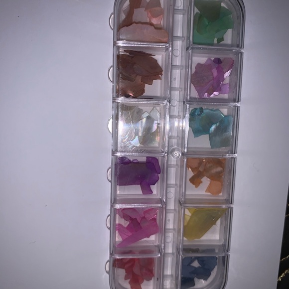 Crushed Colored Seashells for Nail Art - Picture 3 of 4